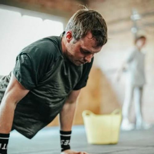 Séance de cross-training en petit groupe chez Vince21 Training à Ixelles